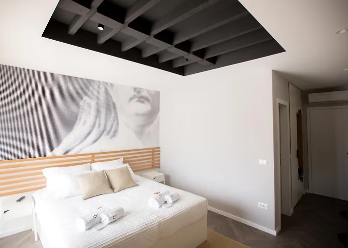 Bed and Breakfast Domus Romana Lux 4*