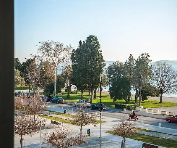 Domus Romana Lux Bed and Breakfast 4*